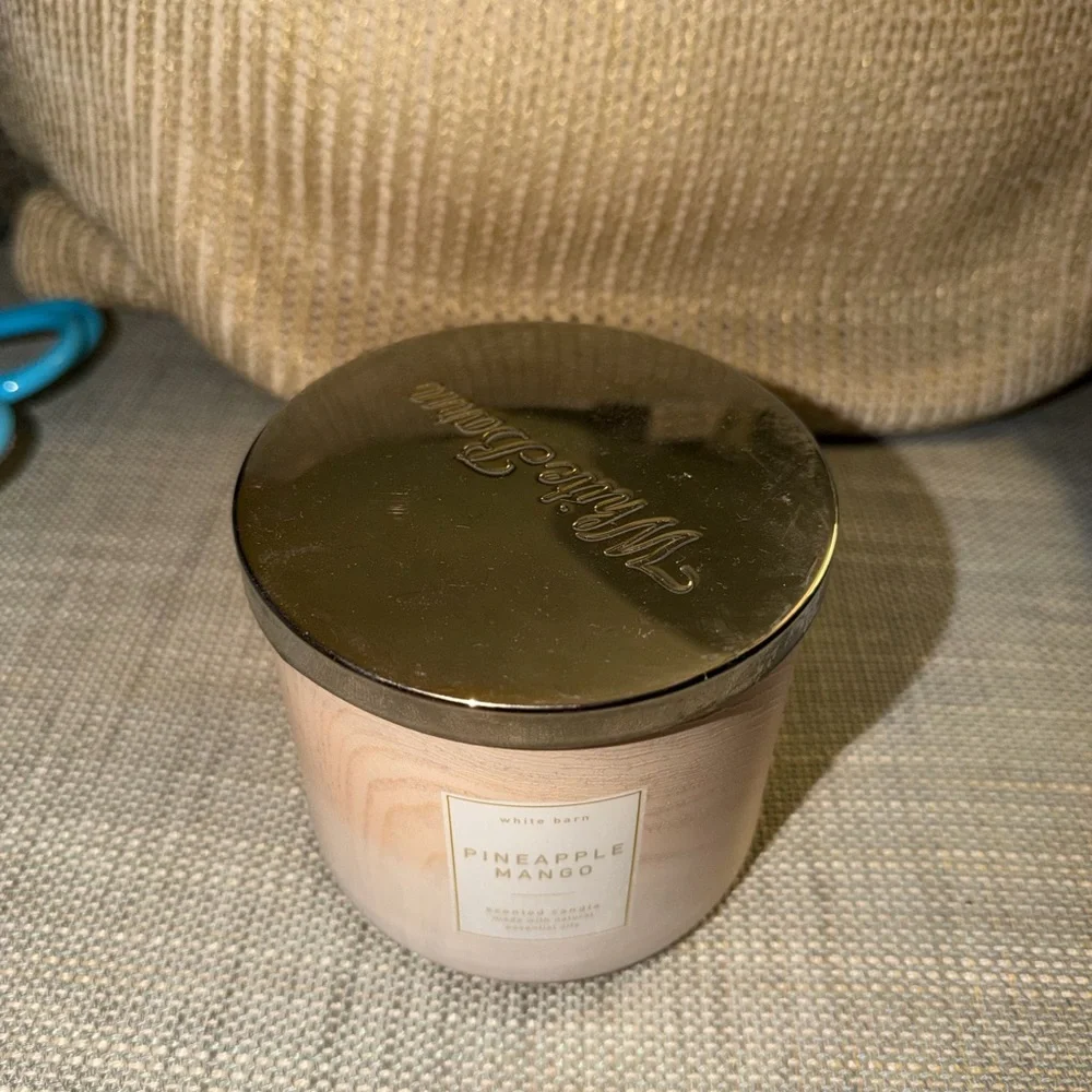 Bath & Body Works White Barn PINEAPPLE MANGO‎ 3 Wick Scented Candle - Picture 2 of 5